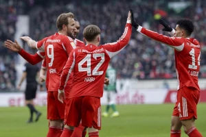 Bajern se jedini "gostio", domaćini nemilosrdni, Bajer brojao do četiri, Rijerin Ajntraht do tri